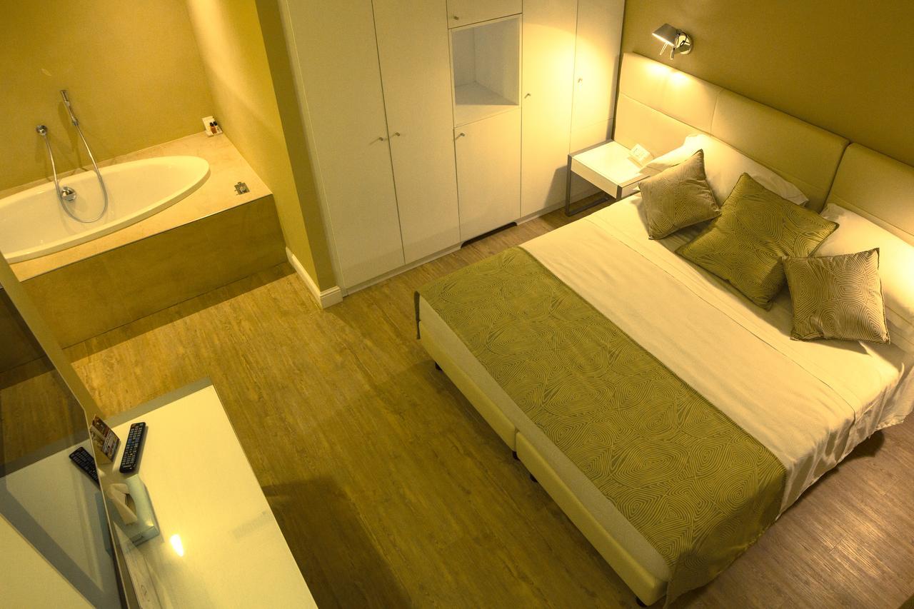 Hotel Universal Ліворно Екстер'єр фото